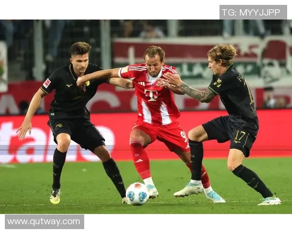 意甲激战：那不勒斯狂胜拜仁五球乌龙瞬间引发全场狂欢