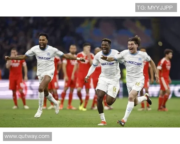 欧联杯本菲卡逆转多特蒙德点球大战引发争议全场沸腾