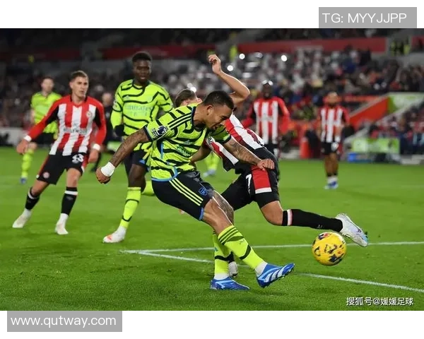 欧联杯激战阿森纳与本菲卡握手言和精彩瞬间引发全场热烈反响