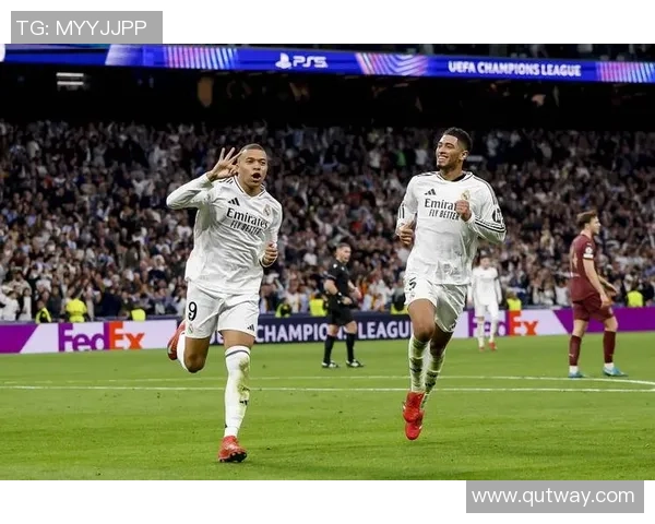 中超激战皇马3-0曼联补时进球引发争议判罚全场沸腾