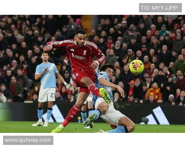 曼城逆转利物浦的精彩对决神扑瞬间成比赛转折点解析 曼城逆转利物浦的精彩对决神扑瞬间成比赛转折点解析