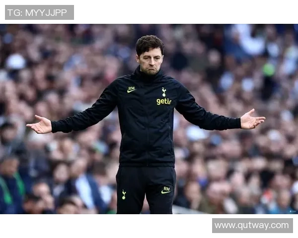 意甲激战曼联与热刺握手言和补时进球点燃全场激情 意甲激战曼联与热刺握手言和补时进球点燃全场激情