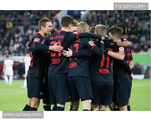 意甲焦点战曼联与多特蒙德激战成和神奇扑救引发全场热潮